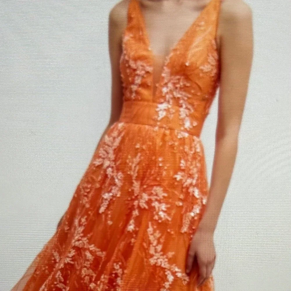 Dress the population black label. Brand new with tags. Coral beaded gown. Size s - Picture 2 of 7